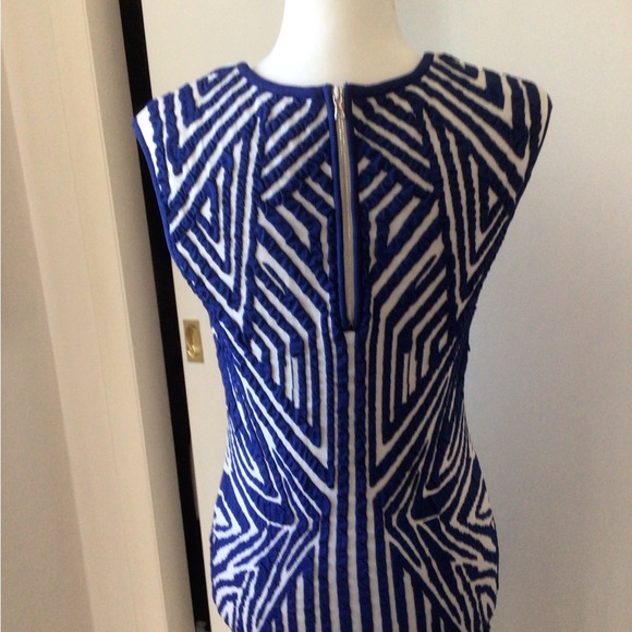 “MILLY” COBALT BLUE AND WHITE JACQUARD DRESS- SIZE MED - Picture 4 of 12